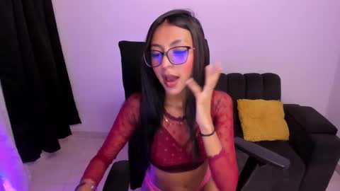 Snapshot of purplemegan chatting on 03-09-26, 05:06 MEGANNNN online show from 03-09-26, 05:06