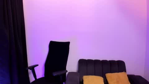 Snapshot of purplemegan chatting on 03-14-26, 06:24 MEGANNNN online show from 03-14-26, 06:24