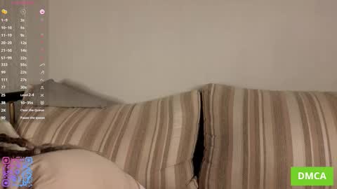 Snapshot of purssophie chatting on 10-28-25, 05:33 Sophie Fav patterns 99199444press my buttons see what happens online show from 10-28-25, 05:33