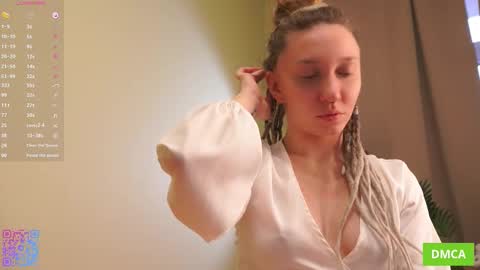 Snapshot of purssophie chatting on 11-03-25, 05:31 Sophie Fav patterns 99199444press my buttons see what happens online show from 11-03-25, 05:31