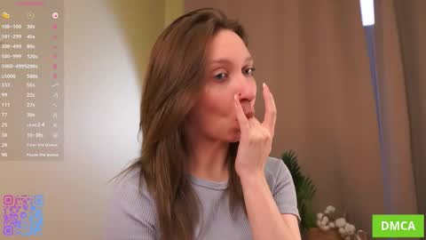 Snapshot of purssophie chatting on 11-11-25, 05:40 Sophie Fav patterns 99199444press my buttons see what happens online show from 11-11-25, 05:40