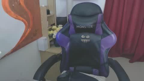 Snapshot of pussiswet_xx chatting on 03-22-26, 01:14 jessy online show from 03-22-26, 01:14