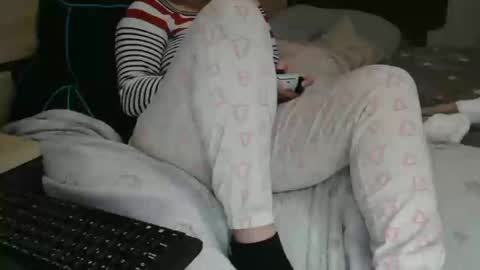 Lara online show from 12-20-24, 10:43