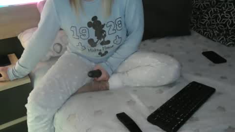 Lara online show from 01-26-25, 10:35