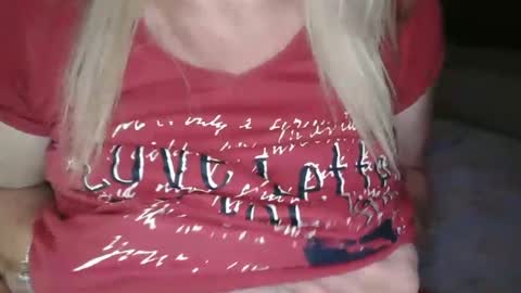 Lara online show from 03-06-25, 10:47