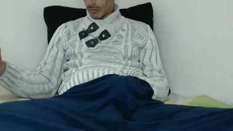 Snapshot of pussyhunterpt chatting on 01-25-25, 10:07 Ruck Fules online show from 01-25-25, 10:07