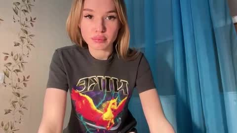 Lina online show from 09-24-25, 02:42