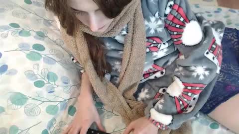 Snapshot of q_t_pie chatting on 10-01-25, 01:55 Lita rat online show from 10-01-25, 01:55