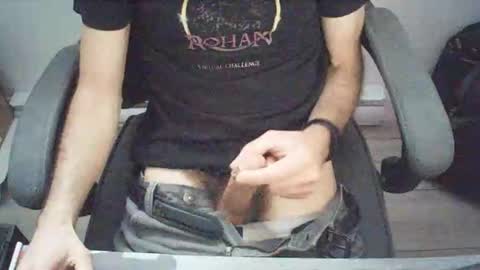Snapshot of qc1969 chatting on 05-06-26, 11:15 qc1969 online show from 05-06-26, 11:15