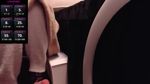 qianqian_ online show from 12-20-25, 09:38