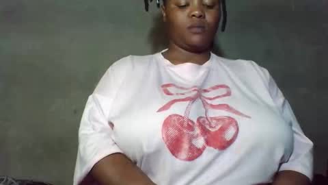 queen2302 online show from 04-29-26, 08:48