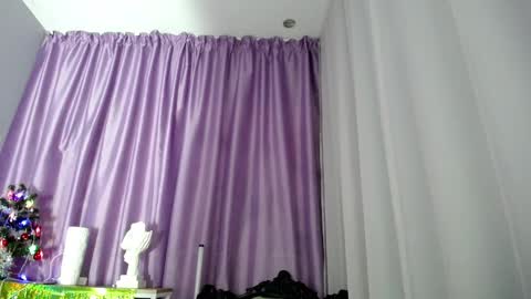 Snapshot of queen_a_n_i chatting on 12-20-24, 11:32 A N I  Ill be here on December 1st online show from 12-20-24, 11:32