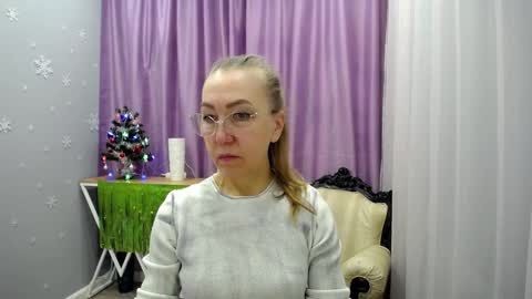 Snapshot of queen_a_n_i chatting on 12-29-24, 10:45 A N I  Ill be here on December 1st online show from 12-29-24, 10:45