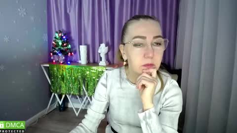 Snapshot of queen_a_n_i chatting on 01-04-25, 09:10 A N I  Ill be here on December 1st online show from 01-04-25, 09:10