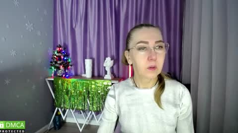 Snapshot of queen_a_n_i chatting on 01-14-25, 08:09 A N I  Ill be here on December 1st online show from 01-14-25, 08:09