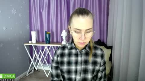 Snapshot of queen_a_n_i chatting on 01-26-25, 09:08 A N I  Ill be here on December 1st online show from 01-26-25, 09:08