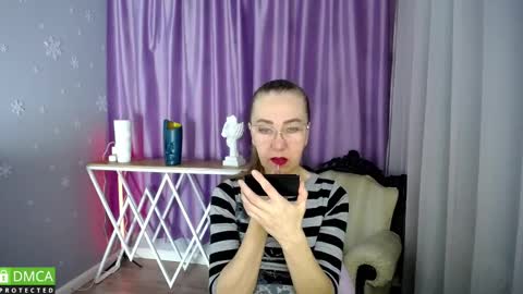 Snapshot of queen_a_n_i chatting on 01-30-25, 08:54 A N I  Ill be here on December 1st online show from 01-30-25, 08:54