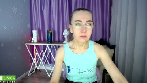 Snapshot of queen_a_n_i chatting on 01-31-25, 08:43 A N I  Ill be here on December 1st online show from 01-31-25, 08:43