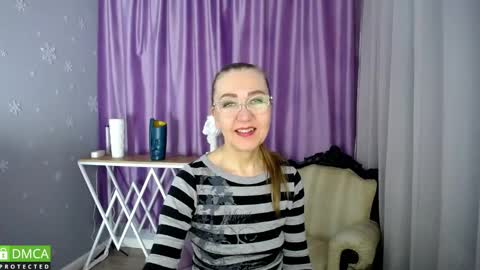 Snapshot of queen_a_n_i chatting on 03-08-25, 11:58 A N I  Ill be here on December 1st online show from 03-08-25, 11:58