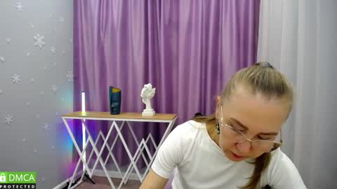 Snapshot of queen_a_n_i chatting on 09-19-25, 01:45 A N I  Ill be here on December 1st online show from 09-19-25, 01:45