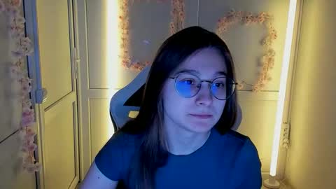 Amelie online show from 04-23-26, 08:46