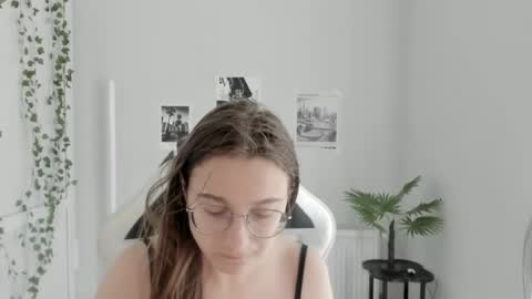 Amelie online show from 06-26-26, 08:30