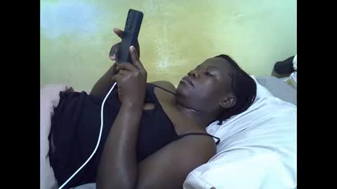 Snapshot of queen_darling3 chatting on 02-25-26, 01:04 Gentrix online show from 02-25-26, 01:04