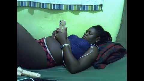 Snapshot of queen_diva01 chatting on 04-16-26, 09:39 queen_diva01 online show from 04-16-26, 09:39