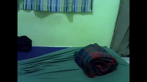 Snapshot of queen_diva01 chatting on 04-25-26, 01:41 queen_diva01 online show from 04-25-26, 01:41
