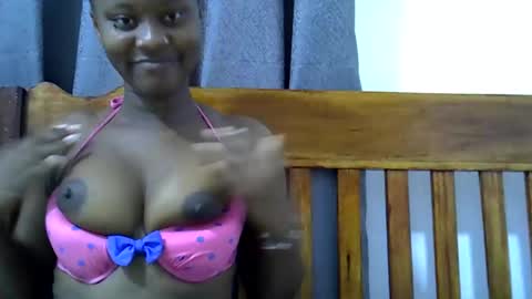 Snapshot of queen_diveer chatting on 09-19-25, 08:05 queen_diveer online show from 09-19-25, 08:05