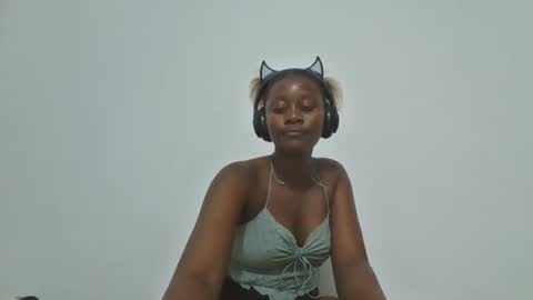 Snapshot of queen_diveer chatting on 09-26-25, 04:00 queen_diveer online show from 09-26-25, 04:00