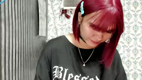 Snapshot of queen_elicktra chatting on 10-12-25, 12:37 JOY online show from 10-12-25, 12:37