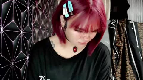 Snapshot of queen_elicktra chatting on 07-22-26, 12:46 JOY online show from 07-22-26, 12:46