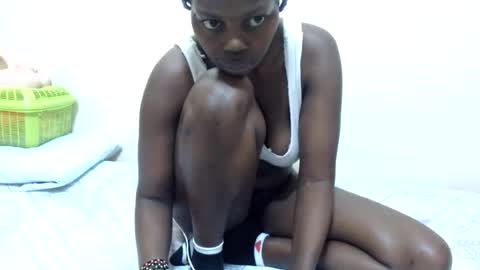 Snapshot of queen_ema chatting on 08-03-26, 11:59 queen ema online show from 08-03-26, 11:59