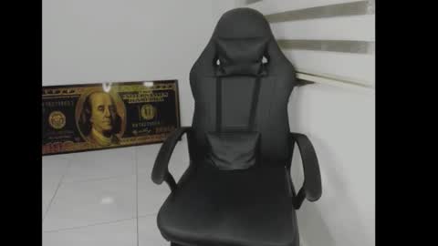 Snapshot of queen_findom1 chatting on 03-13-26, 05:47 queen_findom1 online show from 03-13-26, 05:47