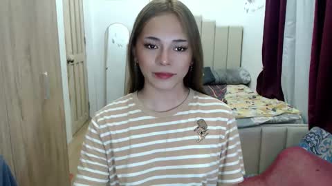 Snapshot of queen_heart0 chatting on 04-09-26, 02:11 shawny online show from 04-09-26, 02:11