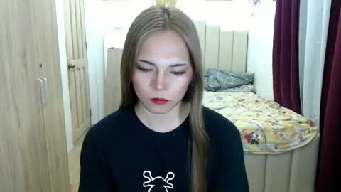 Snapshot of queen_heart0 chatting on 04-14-26, 03:12 shawny online show from 04-14-26, 03:12