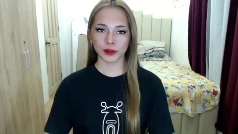 Snapshot of queen_heart0 chatting on 04-25-26, 02:58 shawny online show from 04-25-26, 02:58