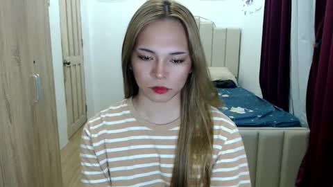 Snapshot of queen_heart0 chatting on 05-19-26, 11:55 shawny online show from 05-19-26, 11:55