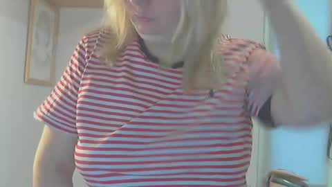 queen_jane8 online show from 01-11-25, 10:08