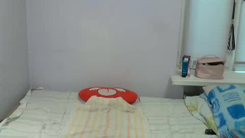 Snapshot of queen_jane8 chatting on 07-27-26, 02:13 queen_jane8 online show from 07-27-26, 02:13