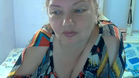 Snapshot of queen_jane8 chatting on 08-04-26, 03:25 queen_jane8 online show from 08-04-26, 03:25