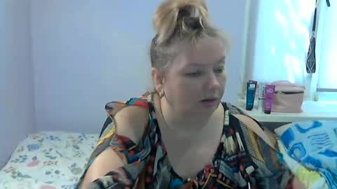 Snapshot of queen_jane8 chatting on 08-07-26, 08:38 queen_jane8 online show from 08-07-26, 08:38