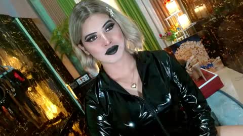 Snapshot of queen_kendalx19 chatting on 07-23-26, 01:58 Kendal online here from 6am-3pm philippine time online show from 07-23-26, 01:58