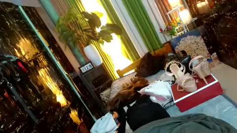 Snapshot of queen_kendalx19 chatting on 07-28-26, 12:18 Kendal online here from 6am-3pm philippine time online show from 07-28-26, 12:18