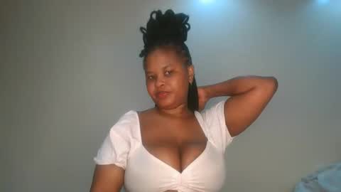 Snapshot of queen_kikih chatting on 02-16-26, 11:28 Queen kikih online show from 02-16-26, 11:28
