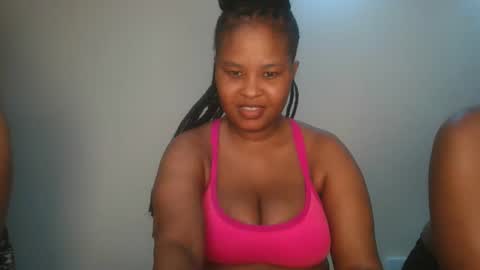 Snapshot of queen_kikih chatting on 02-17-26, 12:12 Queen kikih online show from 02-17-26, 12:12