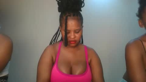 Snapshot of queen_kikih chatting on 02-18-26, 12:39 Queen kikih online show from 02-18-26, 12:39