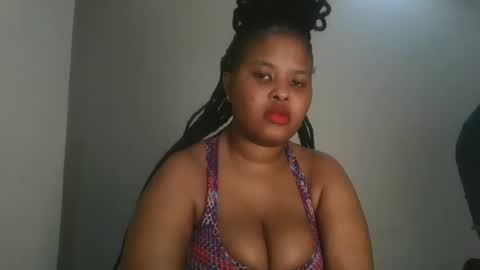 Snapshot of queen_kikih chatting on 02-18-26, 04:03 Queen kikih online show from 02-18-26, 04:03
