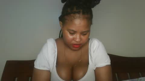Snapshot of queen_kikih chatting on 03-02-26, 11:11 Queen kikih online show from 03-02-26, 11:11